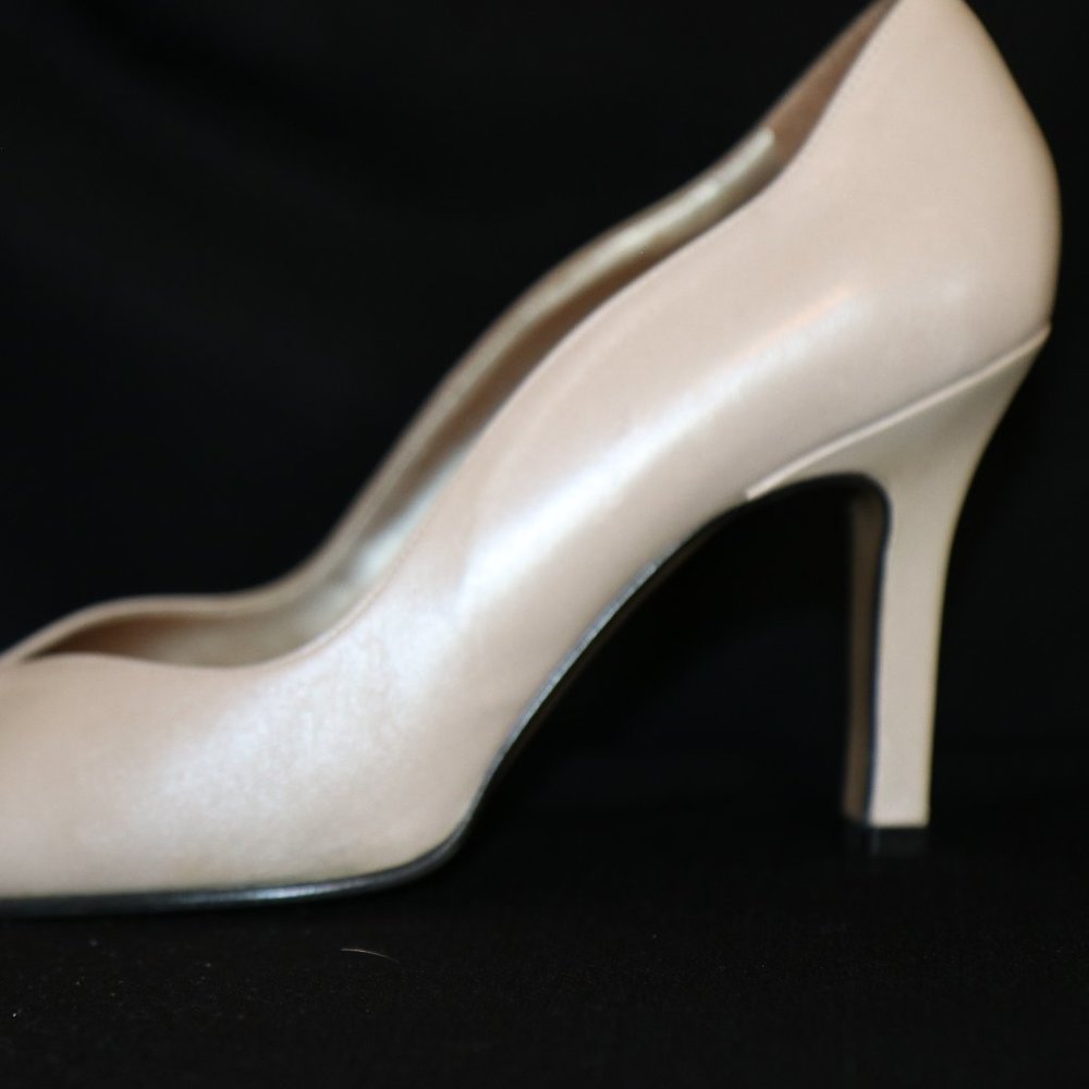 ARNOLD CHURGUN PUMPS SIZE 9 USED CHAMPAGNE - Picture 7 of 10